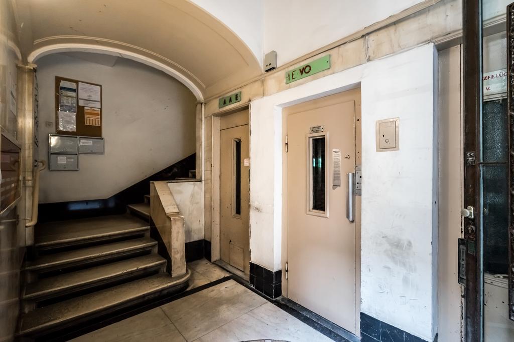 Bpr Charming Design Apartment With Balcony, A/C Budapest Eksteriør bilde