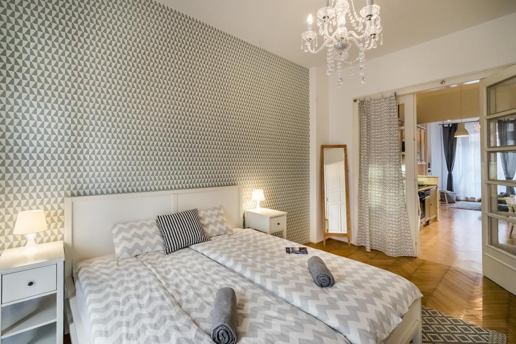 Bpr Charming Design Apartment With Balcony, A/C Budapest Eksteriør bilde